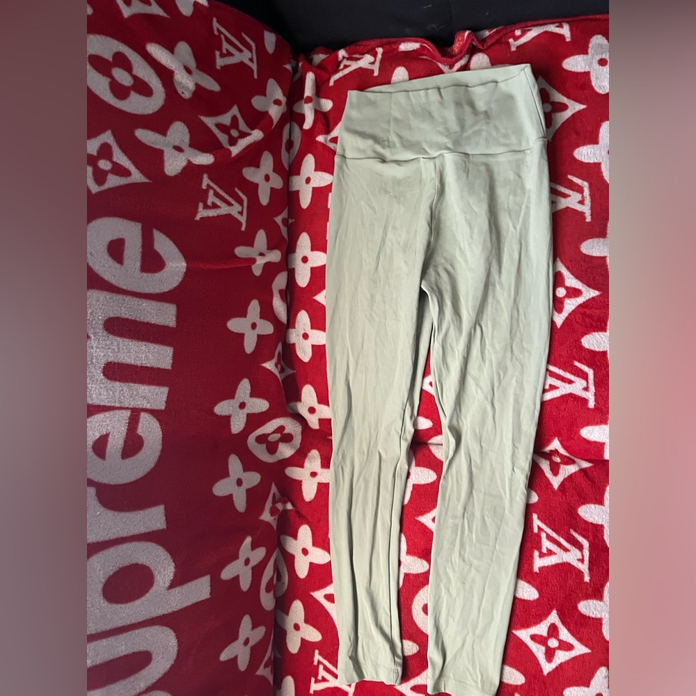 Green never worn leggings size medium